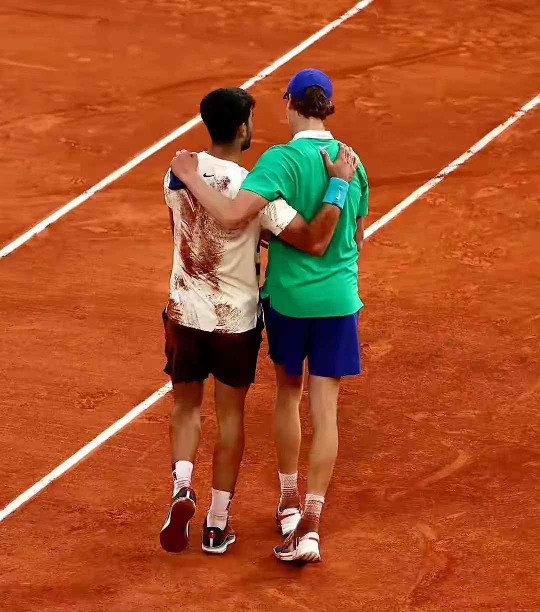 拉沃尔杯横扫澳网，辛纳扛起全队