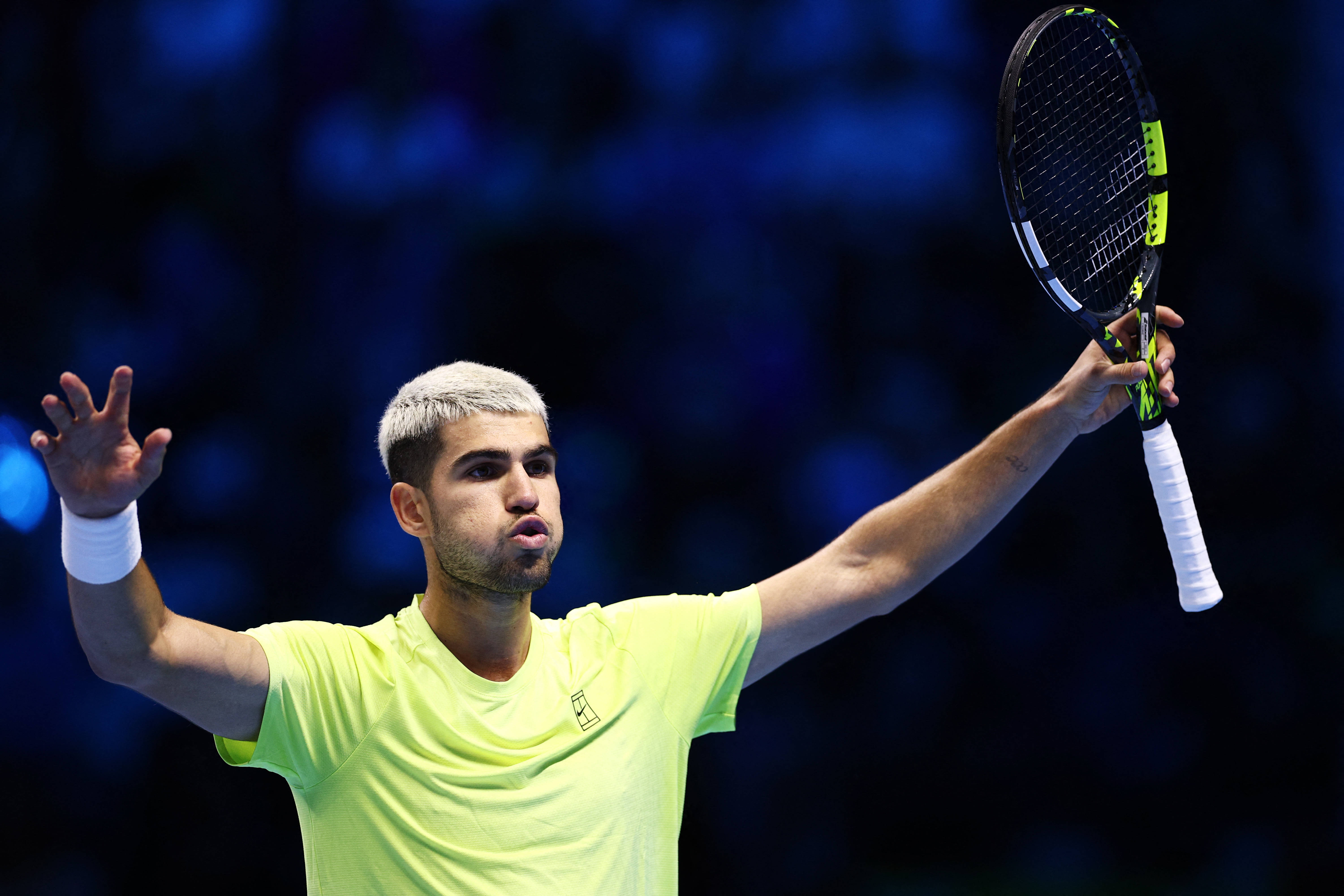 英国网球队碾压日本网球队，阿尔卡拉斯统治全场