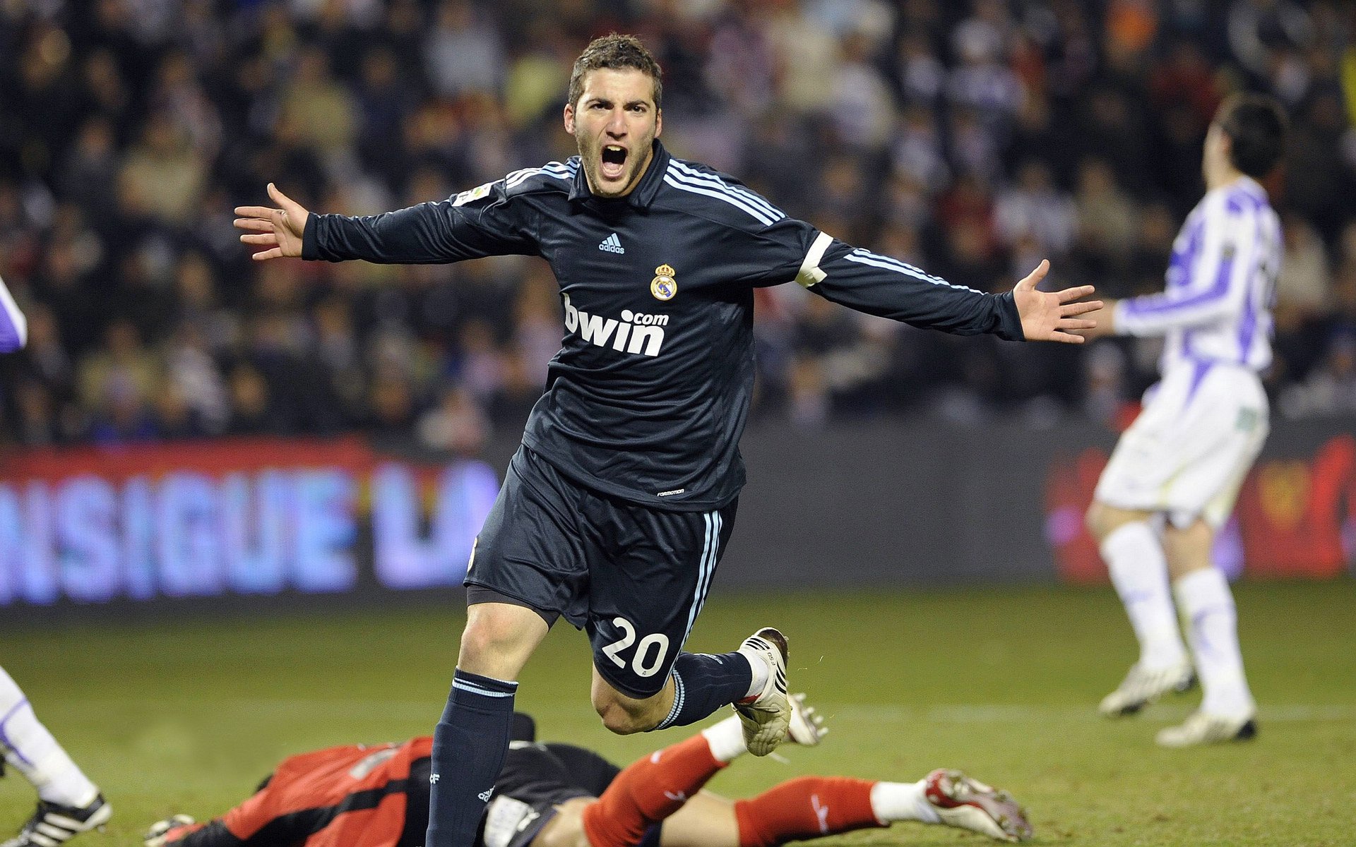 莫德里奇用实力证明自己,罗马一波带走玻利维亚