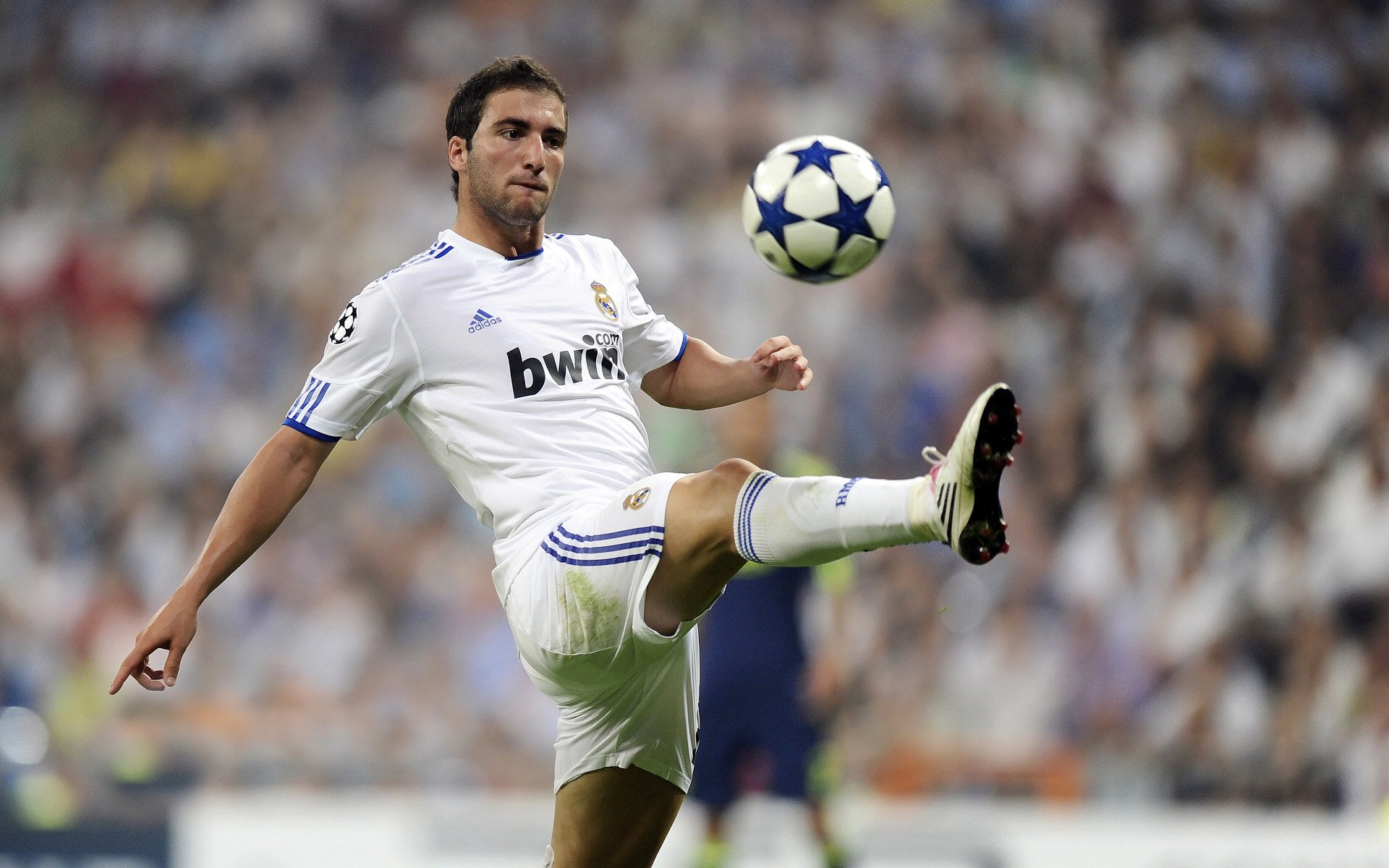 铁血防线与致命尖刀，阿什拉夫一锤定音，葡萄牙式防守哲学如何锁死贝蒂斯